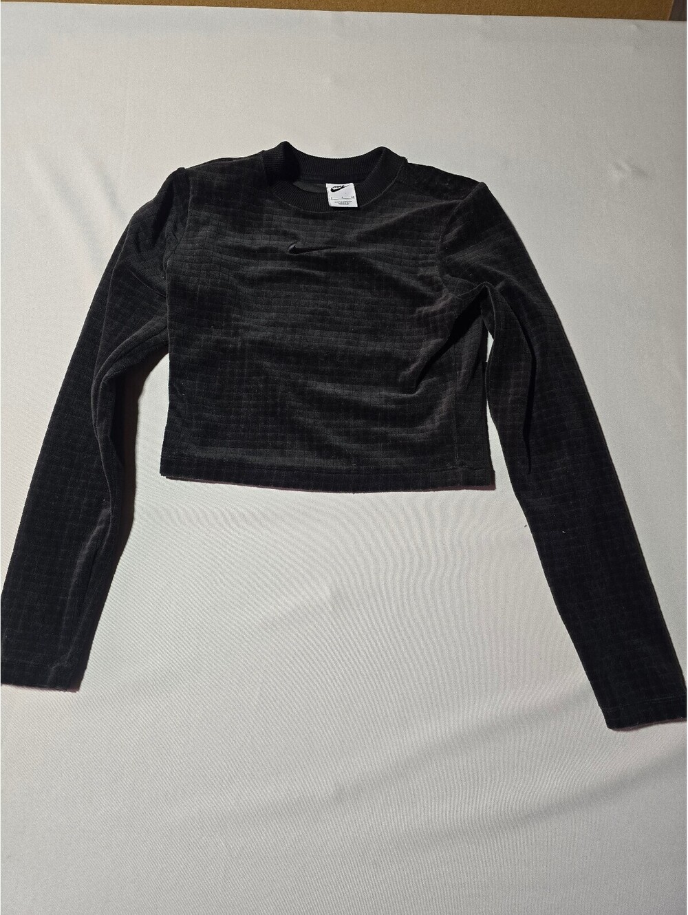 Nike Women's Black Cropped Long Sleeve Pullover Sweatshirt - Size S